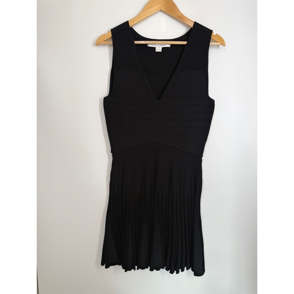 Diane von Furstenberg Pleated Bandage Fit & Flar Little Black Dress M DVF LBD - Picture 3 of 12